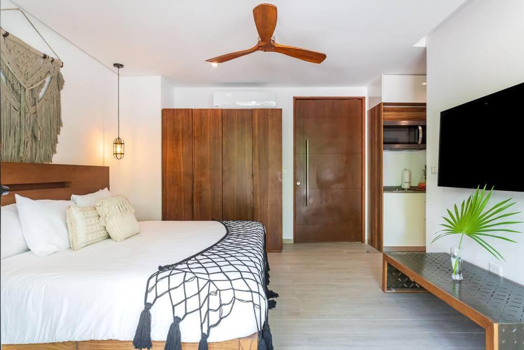 Gym-pool 360º-scooter-bicycle-breakfast-exclusive Benefits Services By Sandy Powerful Apartamento Tulum