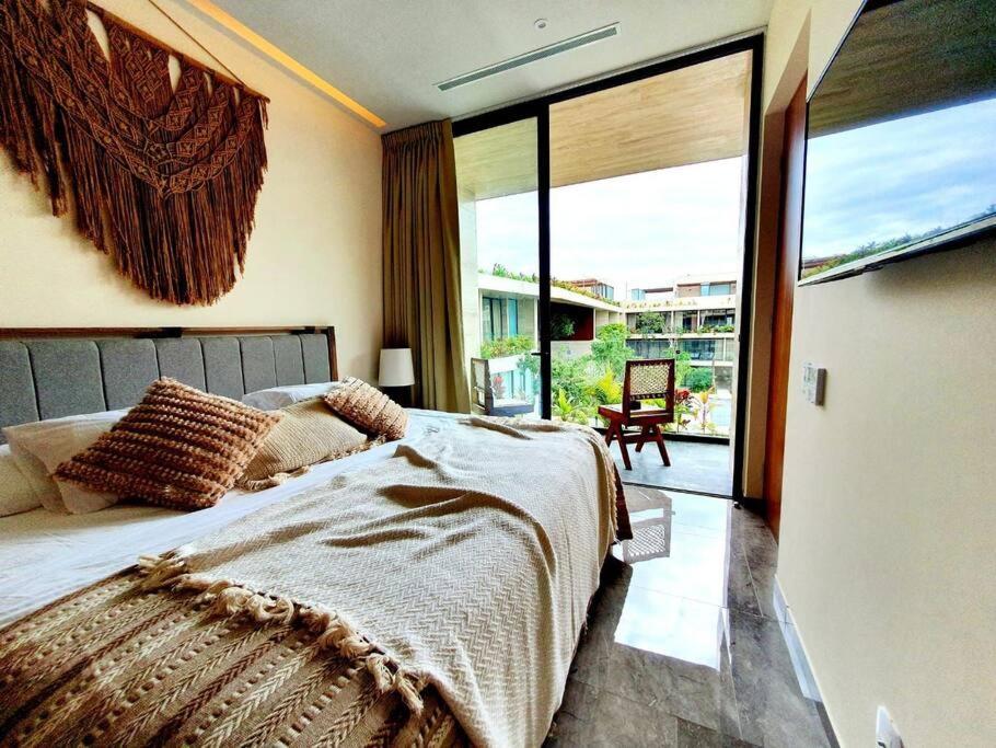 Apartamento Mistiq Pent House 3 Recamaras, 3 Banos, Sala, Comedor, Terraza Y Jacuzzi Tulum