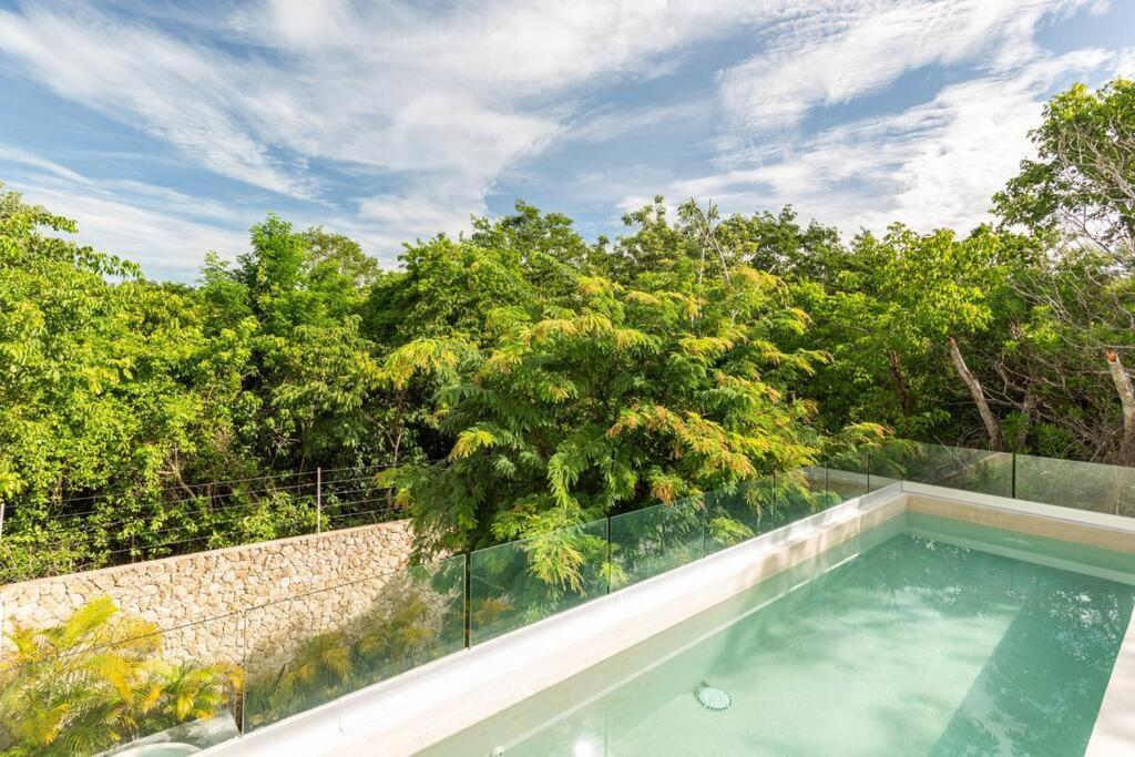 El Paraiso Ikebana Oasis, Pool And Secured Space