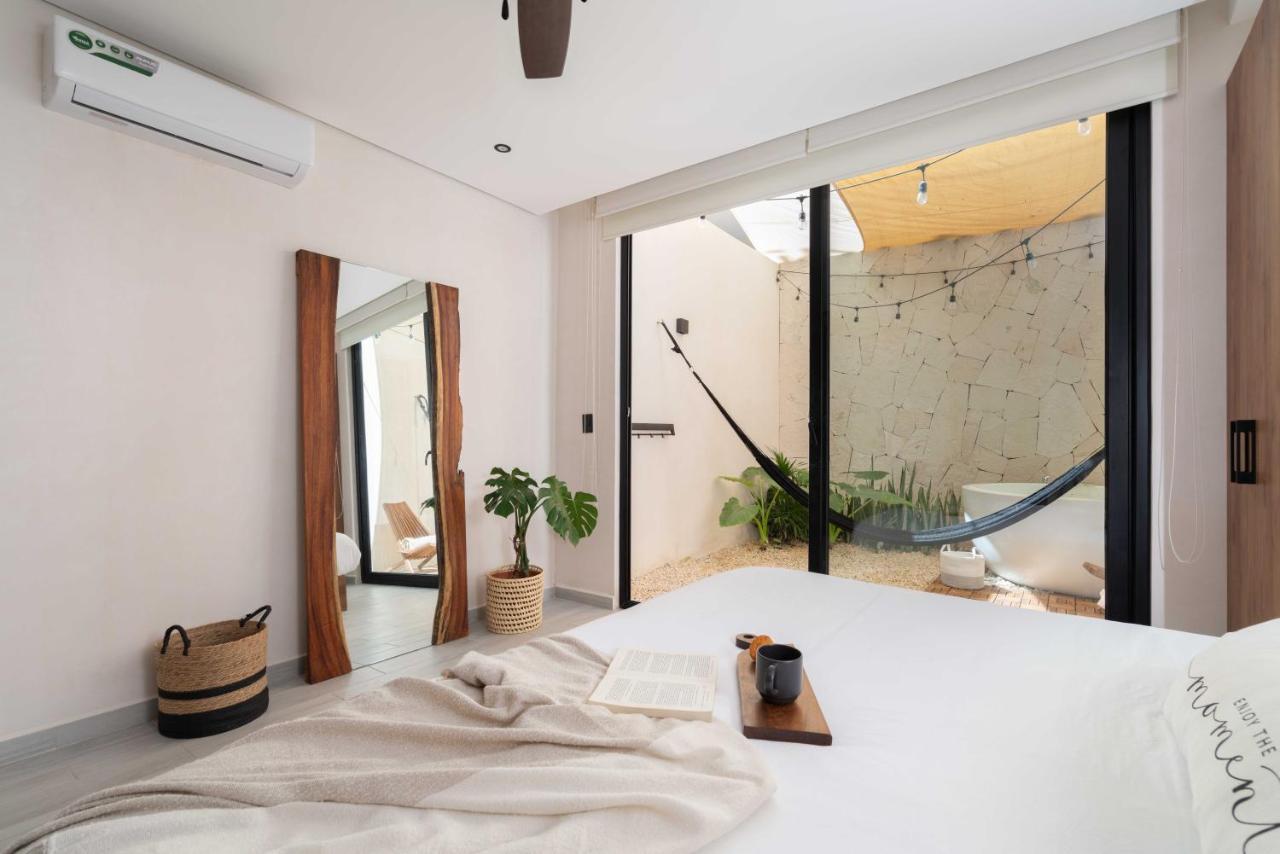 Retreat With Private Patio Tub & 2 Free Bikes