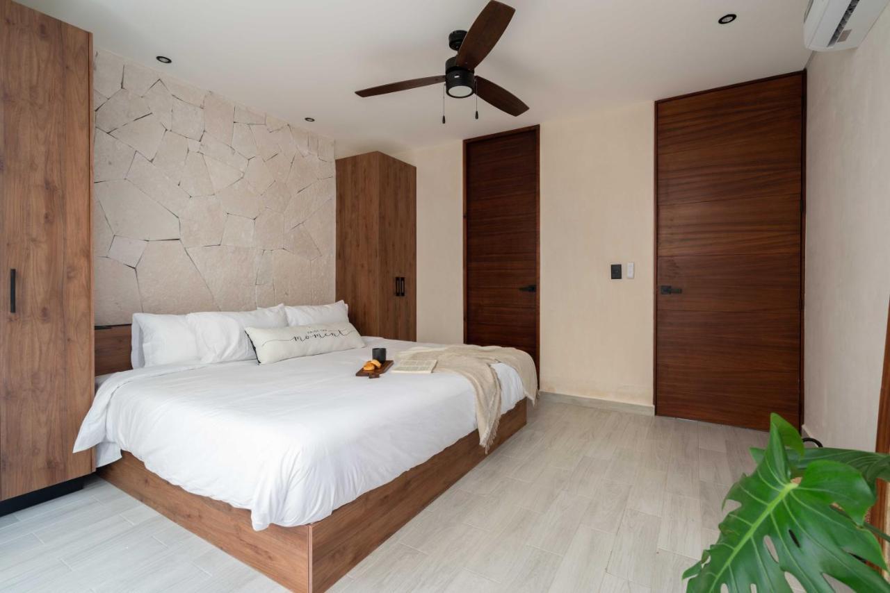 Retreat With Private Patio Tub & 2 Free Bikes *