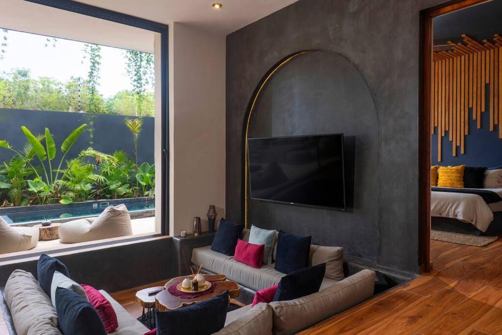 Maison Siscolino 4bdrm W/ Swimup & Rooftop Pools * Tulum