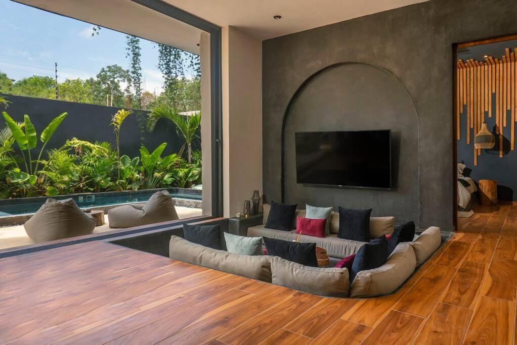Maison Siscolino 4bdrm W/ Swimup & Rooftop Pools Villa