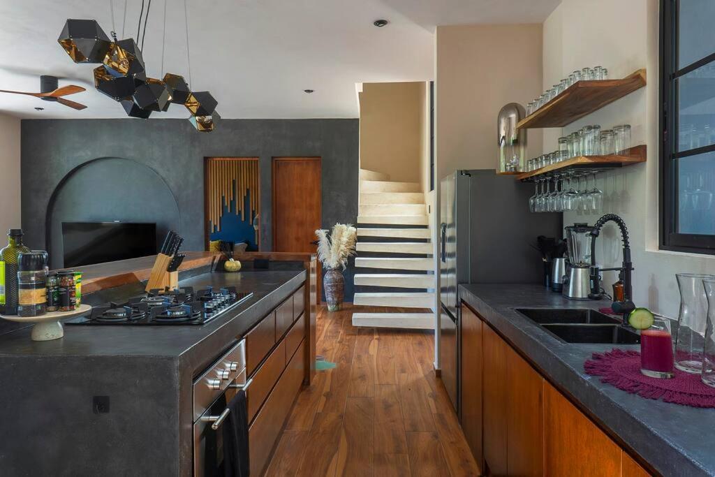 Villa Maison Siscolino 4bdrm W/ Swimup & Rooftop Pools Tulum