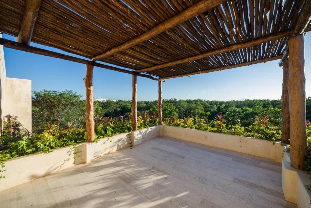 Beyond Amazing 3bd 2br/ Balcony