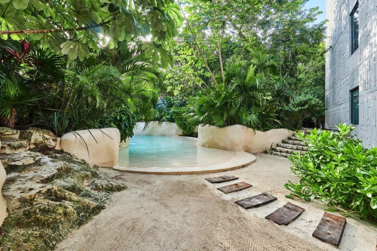 Bond - Centric & Private Plunge Pool & Club Access Apartment