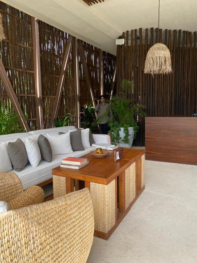 Luxurious Jungle *