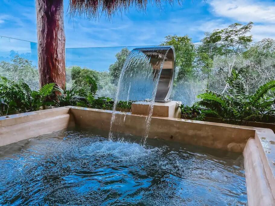 2 Bedroom W/amazing Rooftop & Jungle Views Apartamento