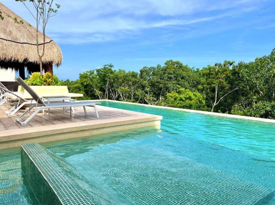 2 Bedroom W/amazing Rooftop & Jungle Views Apartamento