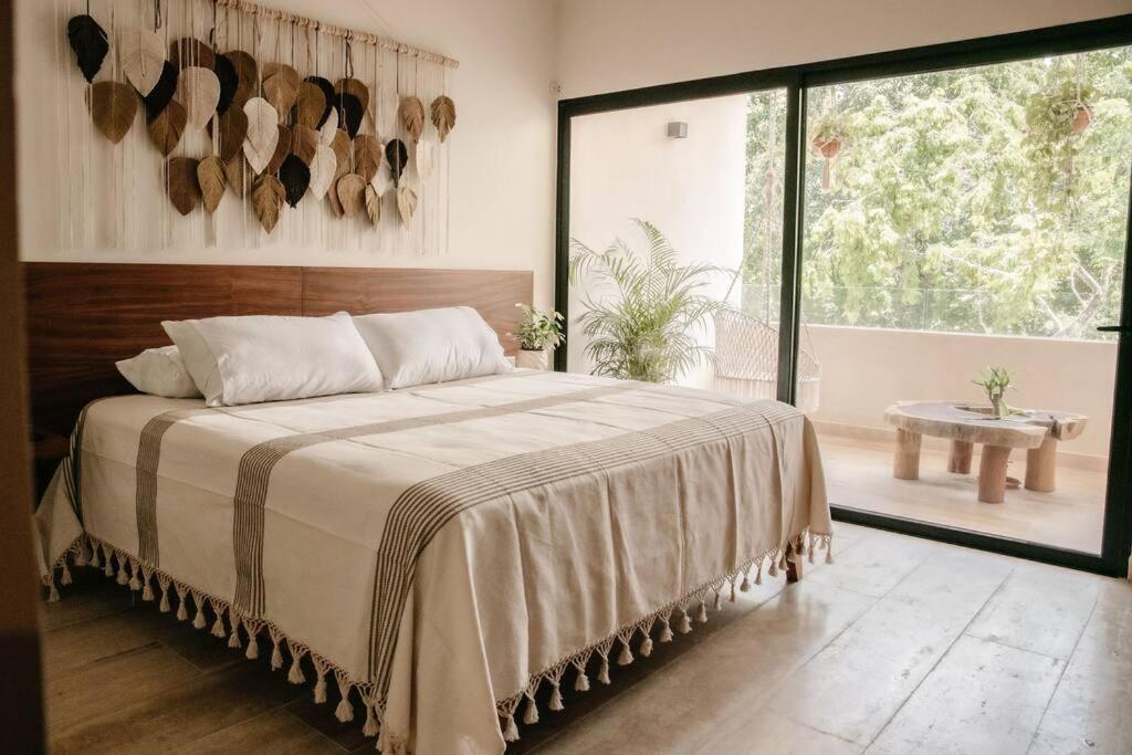 2 Bedroom W/amazing Rooftop & Jungle Views *