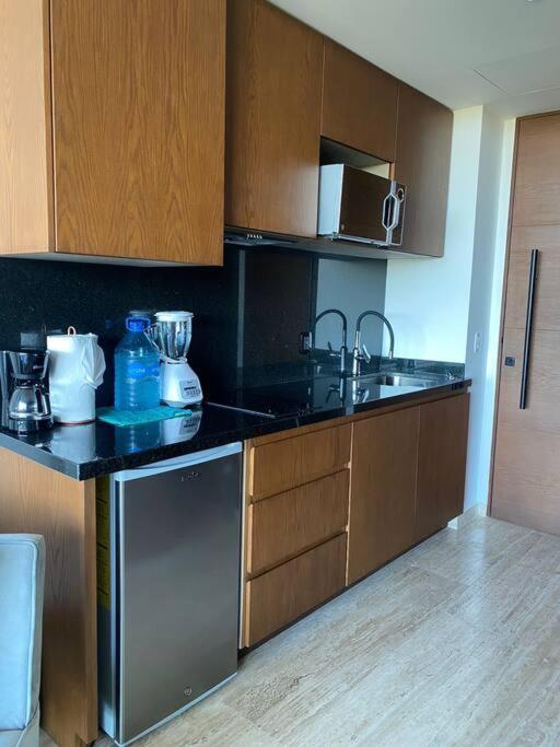 New Charming With Terrace Apartamento