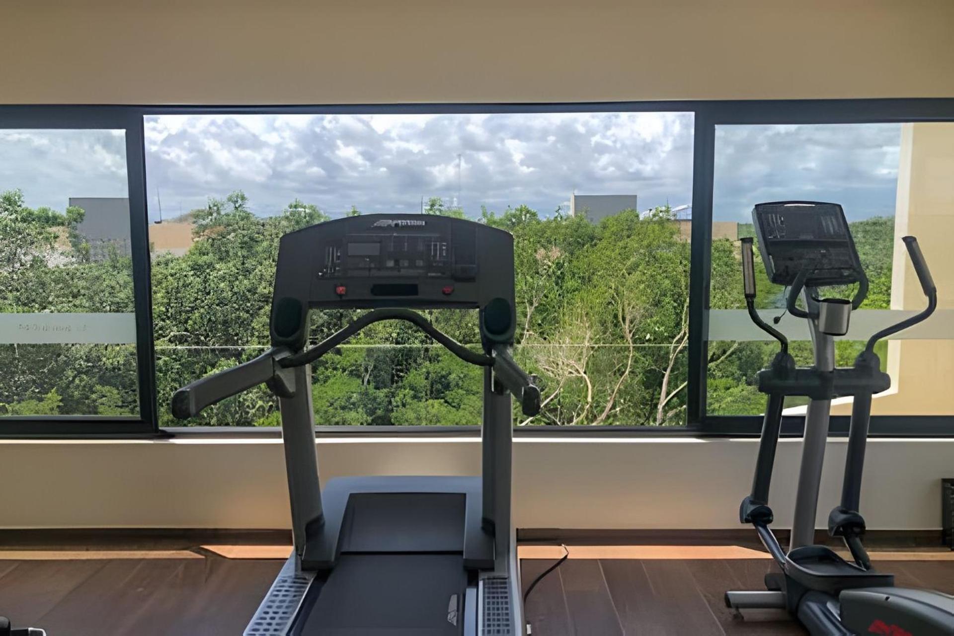 Next To The Common Roof Exclusive Building Kingsize Bed 2 Super Pools, Gym, Grill