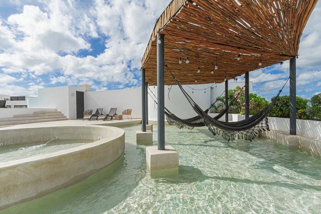 2 Bedroom + Private Pool And Roof Top Terrace