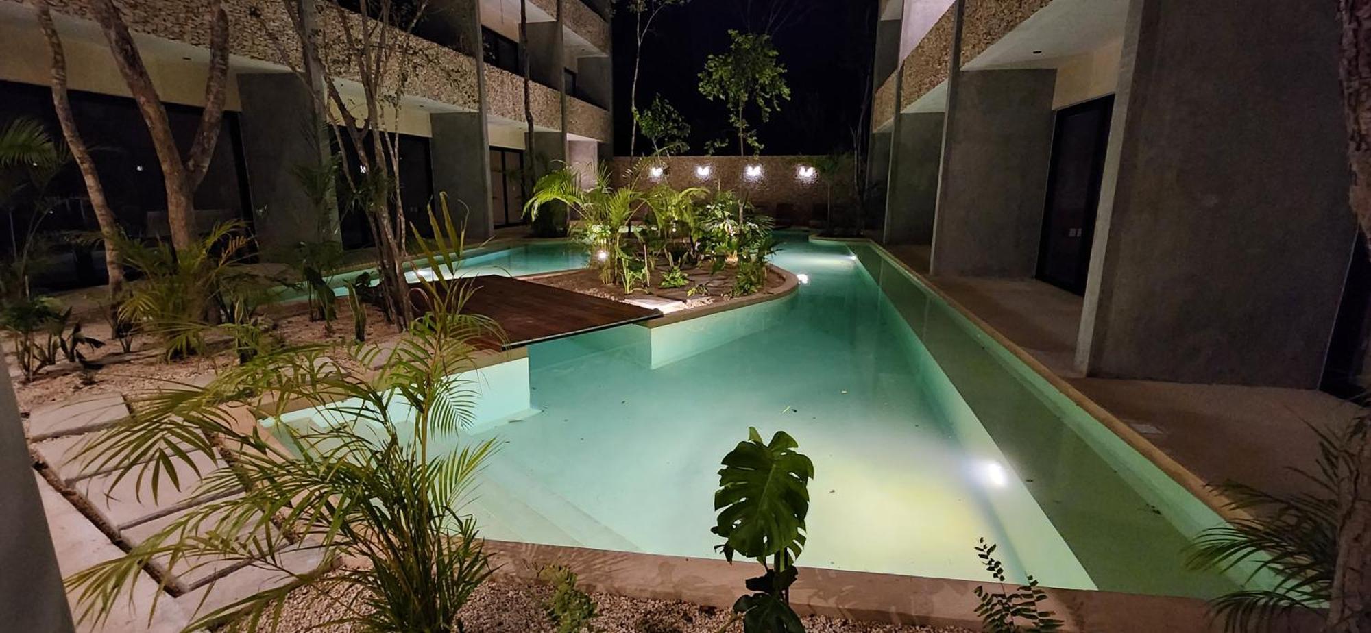Con Terraza, Pileta Y Bano Completo * Tulum