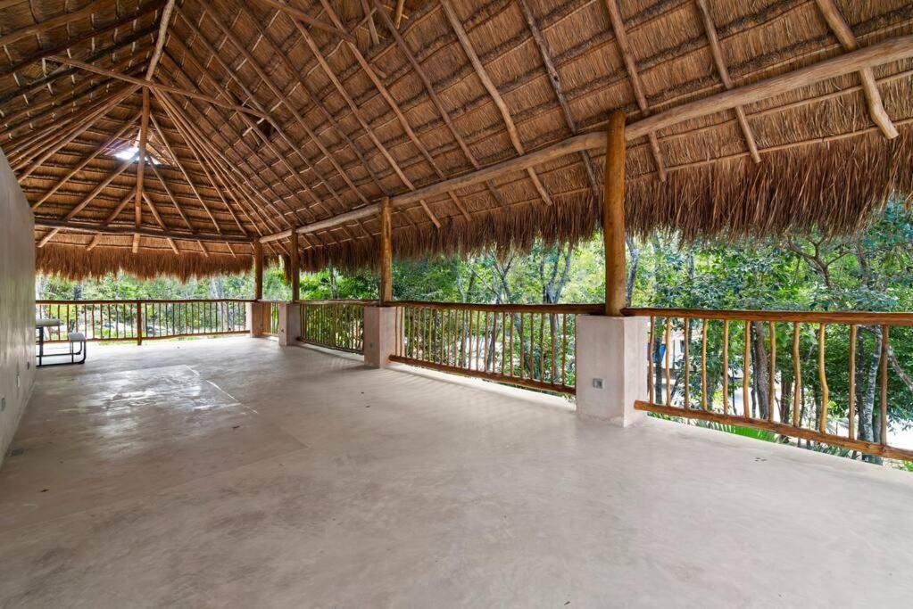 Encanto Private Balcony 2 Pools Gym Only 5 Minutes To Beaches