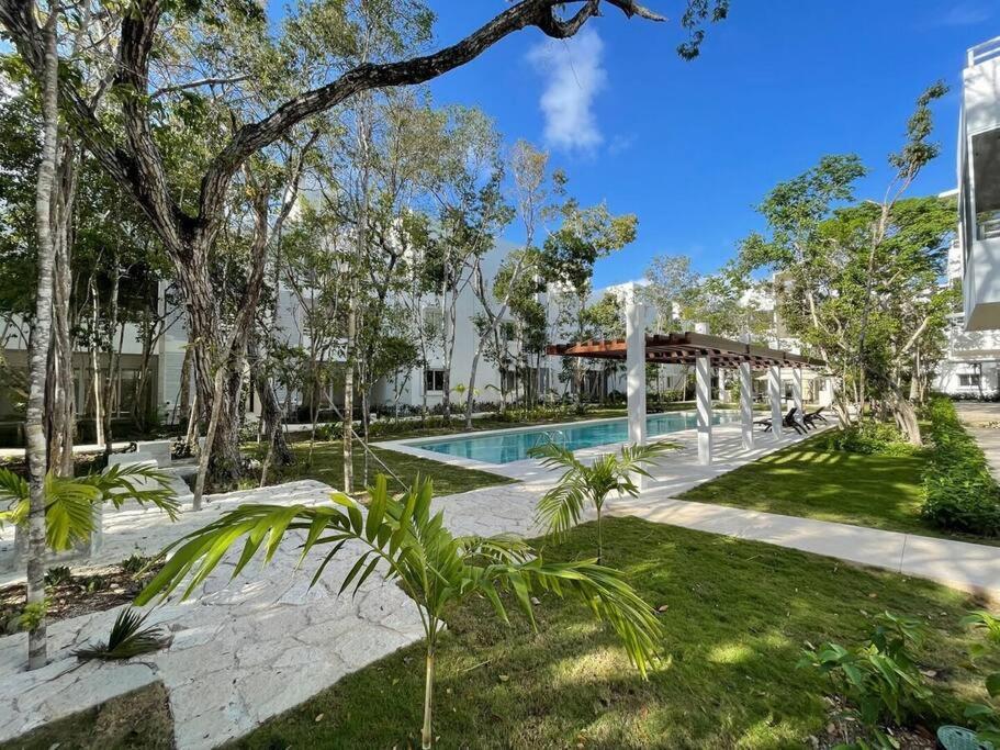 Encanto Private Balcony 2 Pools Gym Only 5 Minutes To Beaches Apartamento