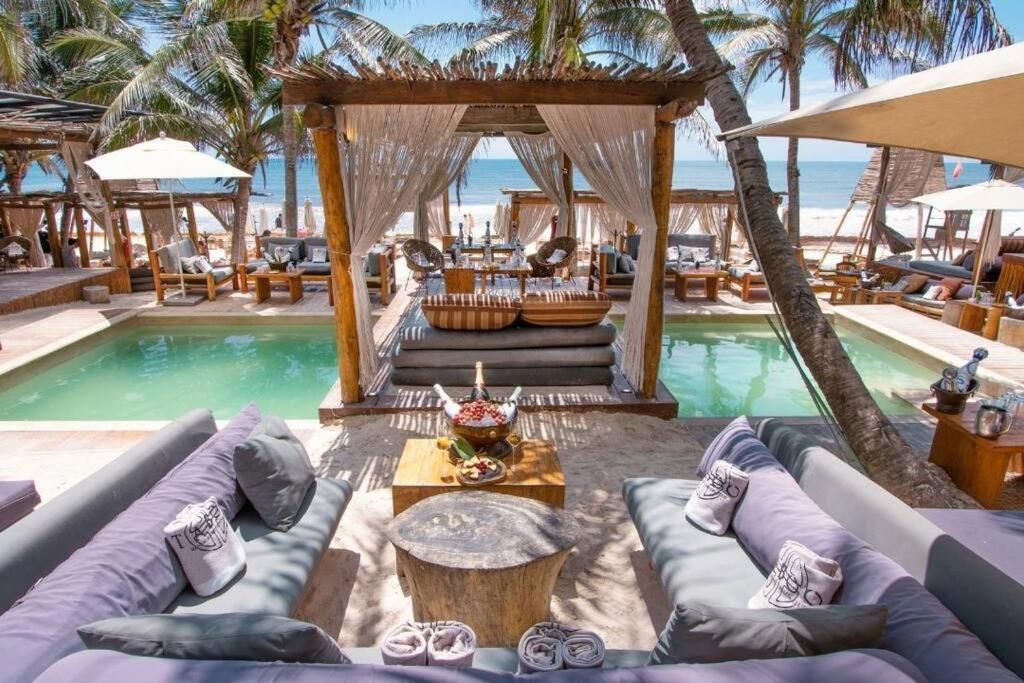 Encanto Private Balcony 2 Pools Gym Only 5 Minutes To Beaches Apartamento