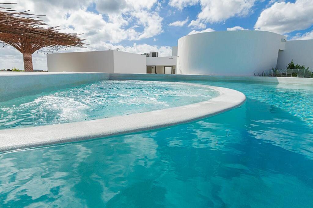 2 Bedroom + Private Pool And Roof Top Terrace Apartamento