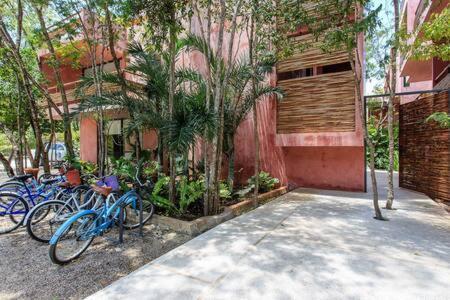 Сasa de vacaciones Vibrant Condo, Fiberoptic Wifi, Workspace & A Pool