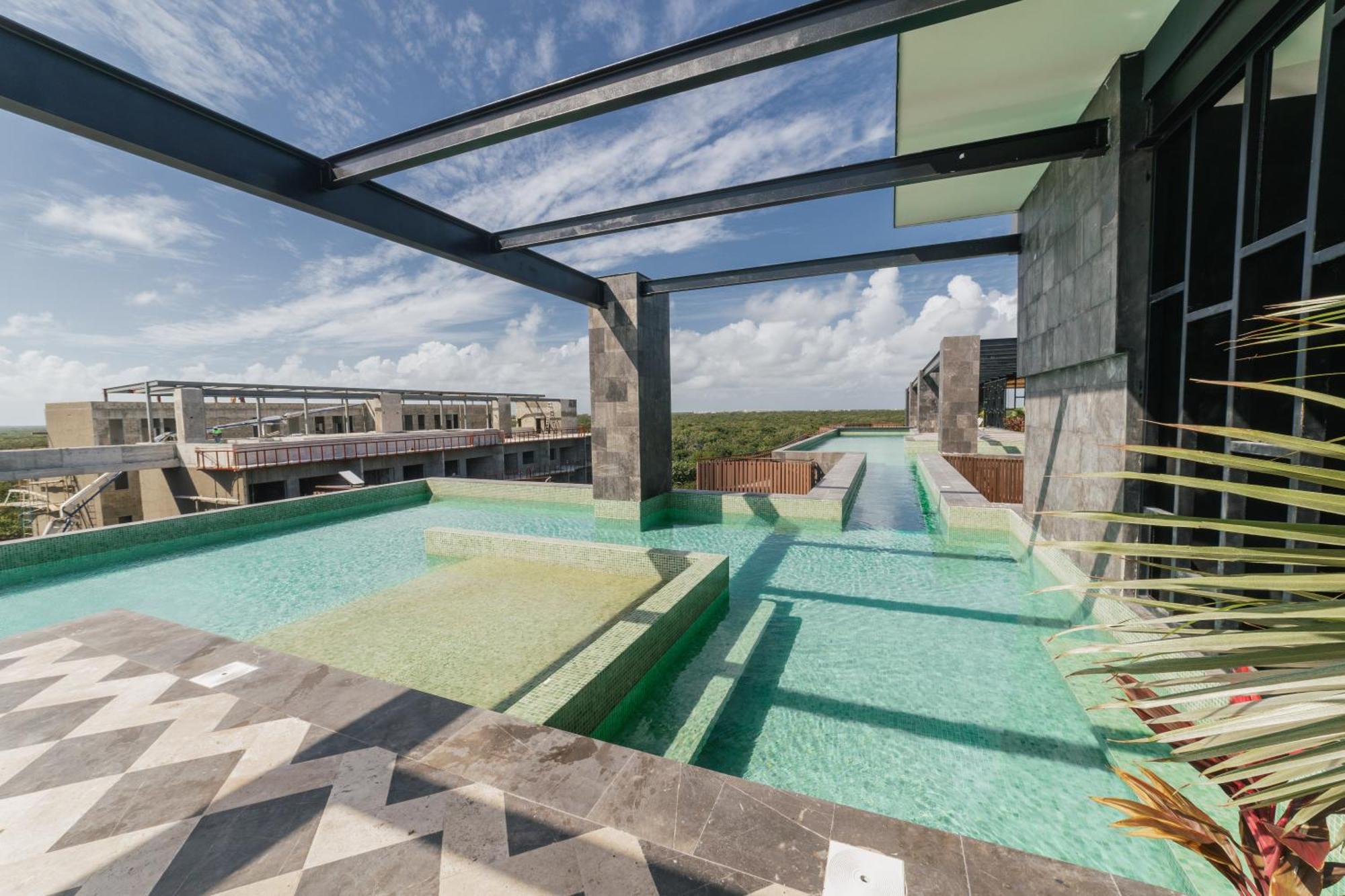 Studio/hotel Zone/infinity Pool/amira-203b By Sandy Powerpul *