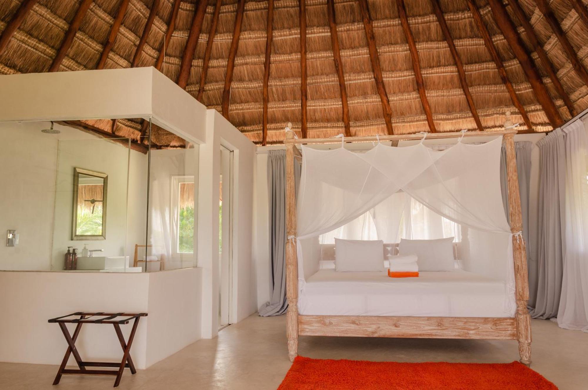 Villa 12br Beachfront Private With Infinity Pool By Solmar