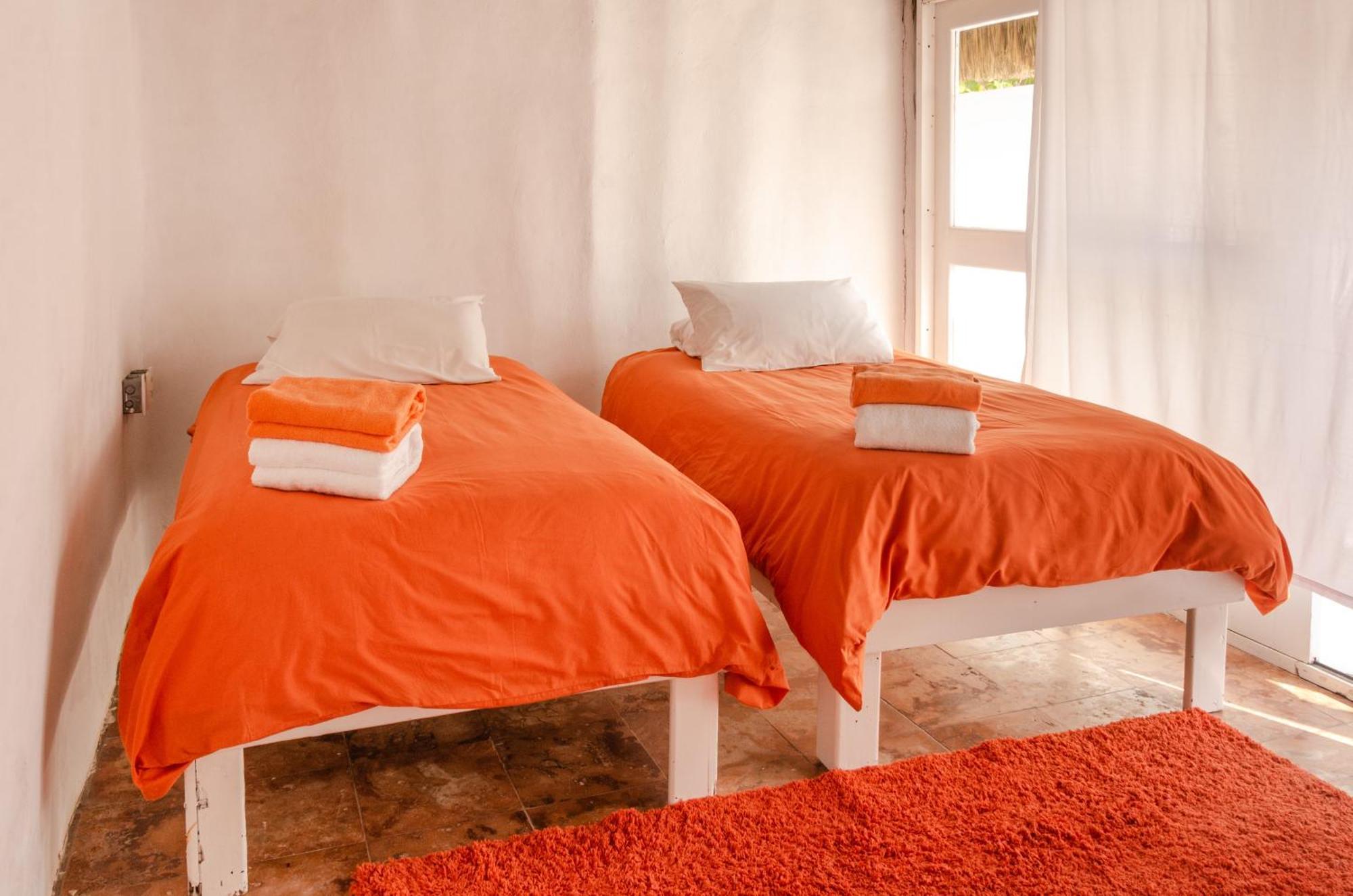Villa 12br Beachfront Private With Infinity Pool By Solmar *