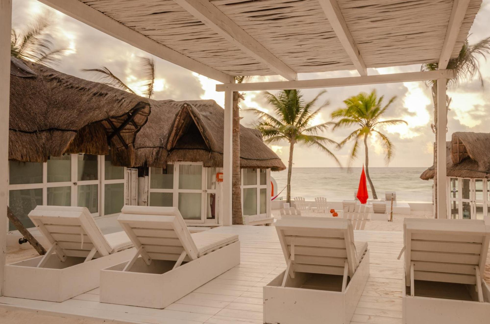 Villa 12br Beachfront Private With Infinity Pool By Solmar