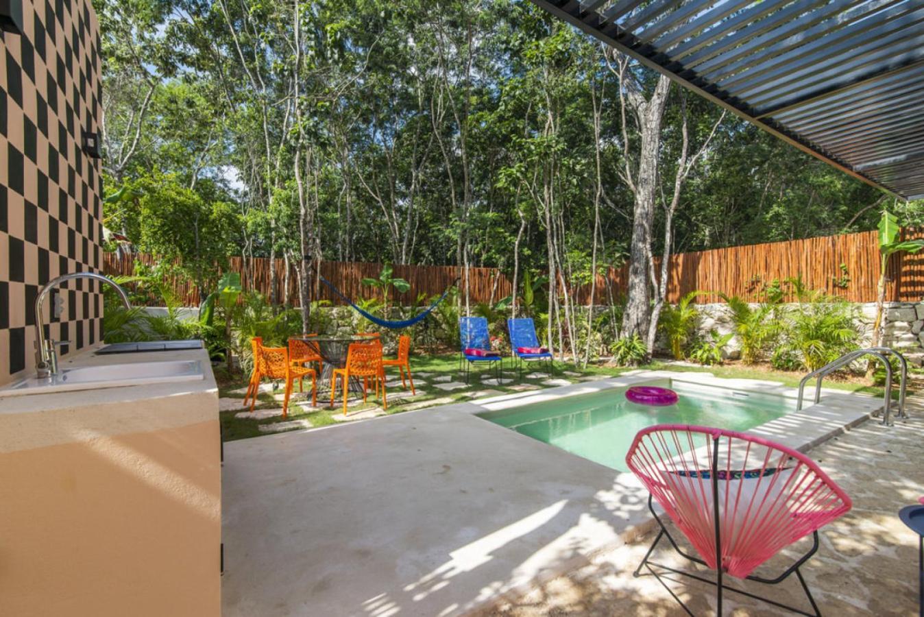 Сasa de vacaciones Shes Moody 3 Bed Penthouse With Yard Pools Rooftop Aircon 15 Minute Drive To The