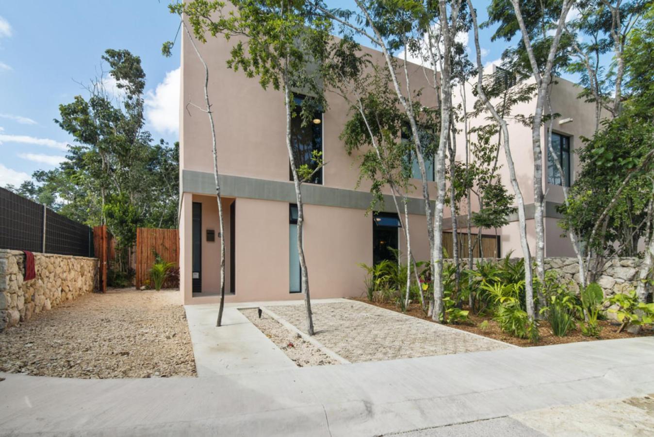 Сasa de vacaciones Shes Moody 3 Bed Penthouse With Yard Pools Rooftop Aircon 15 Minute Drive To The *