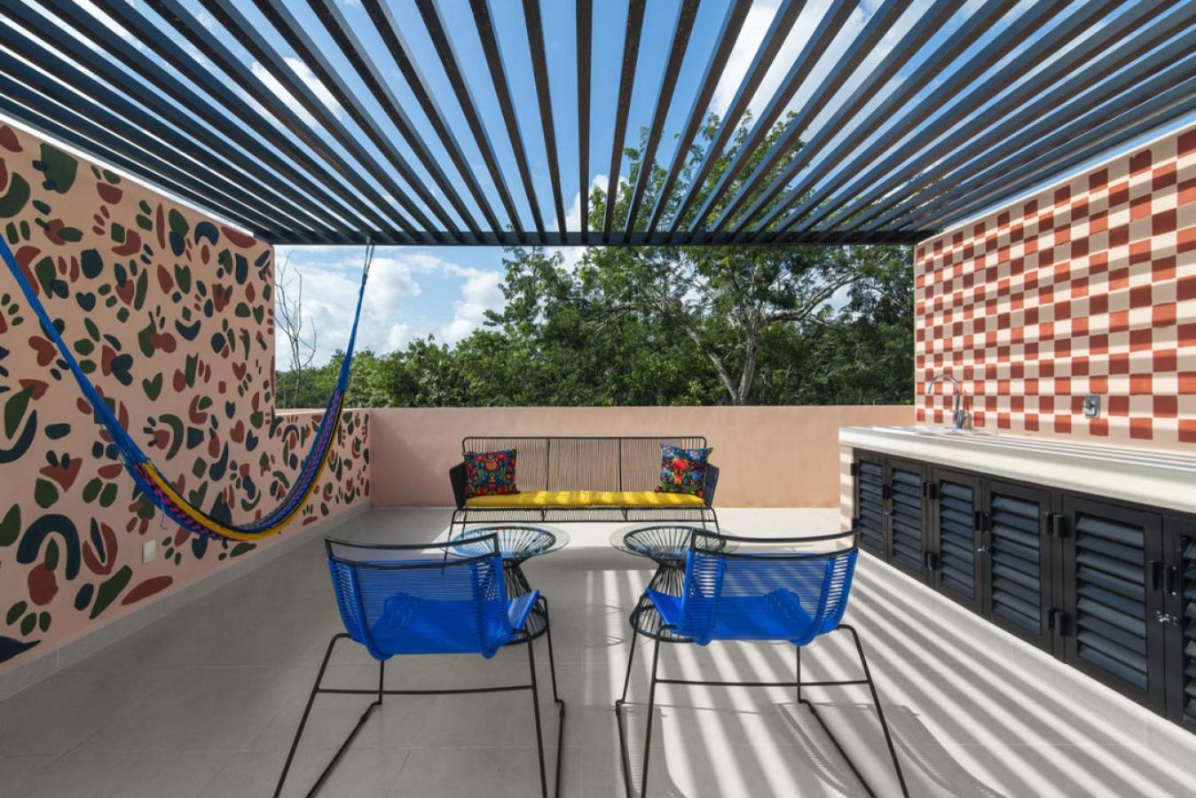 Сasa de vacaciones Shes Moody 3 Bed Penthouse With Yard Pools Rooftop Aircon 15 Minute Drive To The *