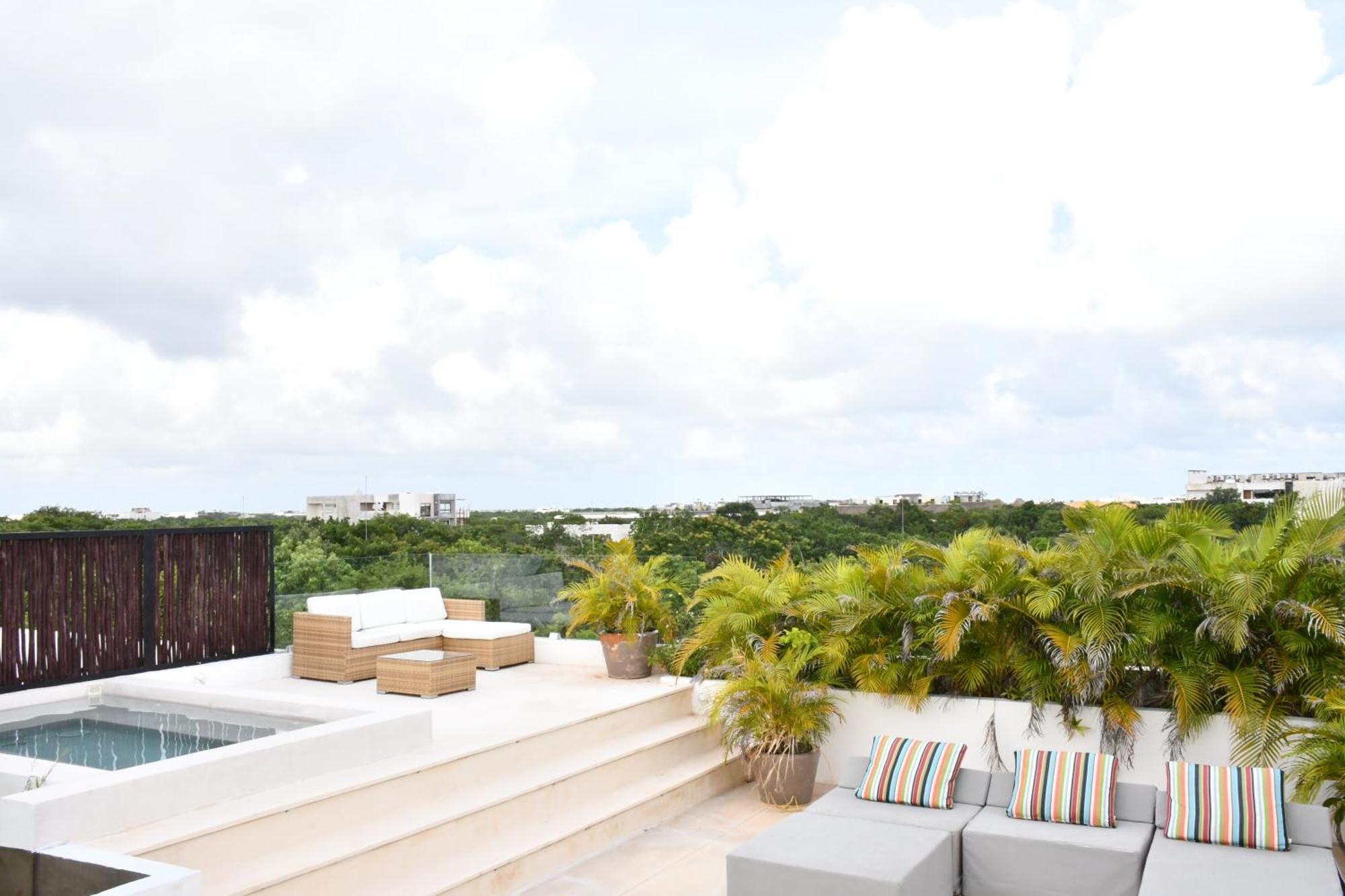 Manor By The Spot Tulum