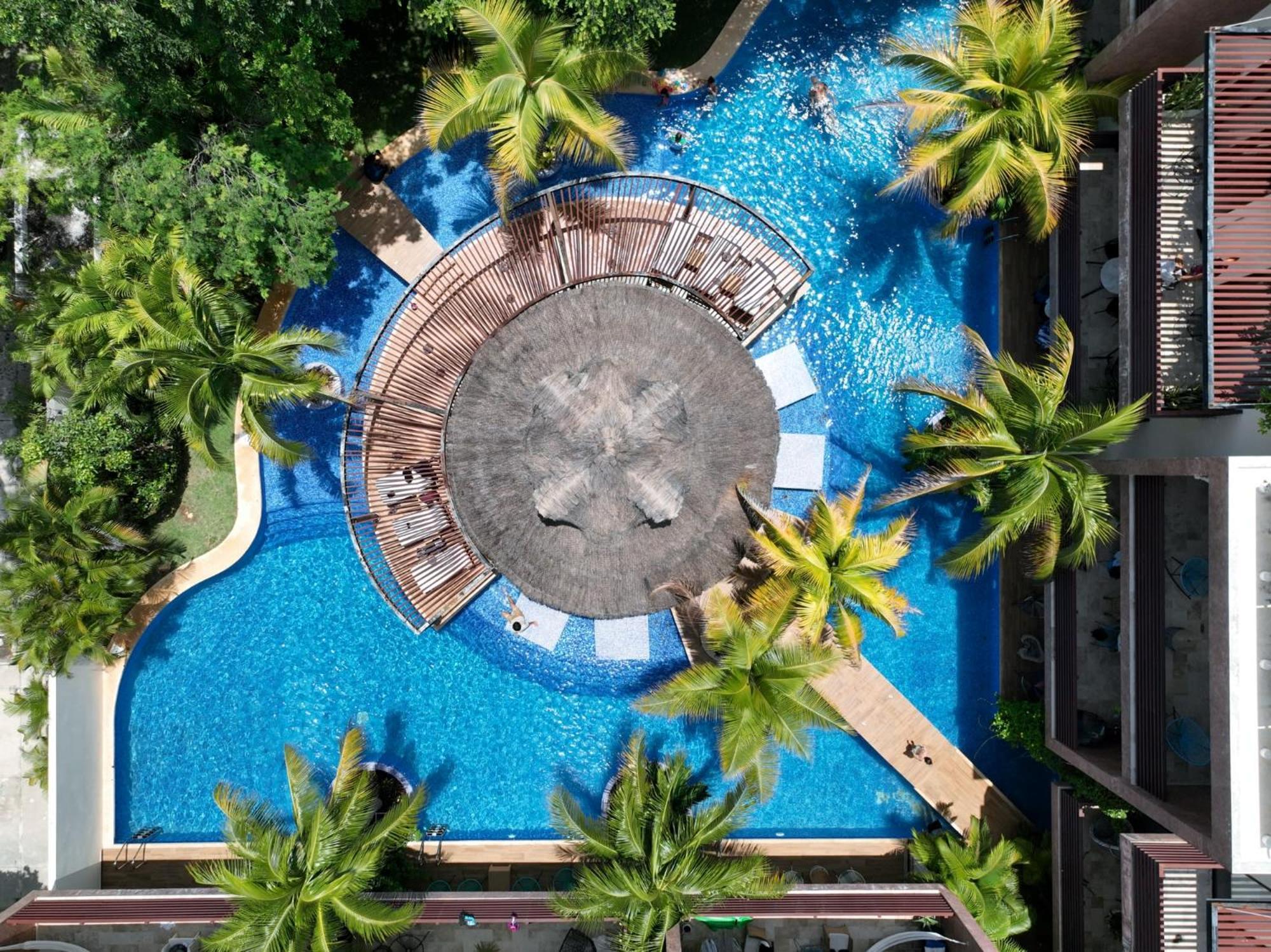 Tropical Elegance: Luxurious With Pool View Tulum