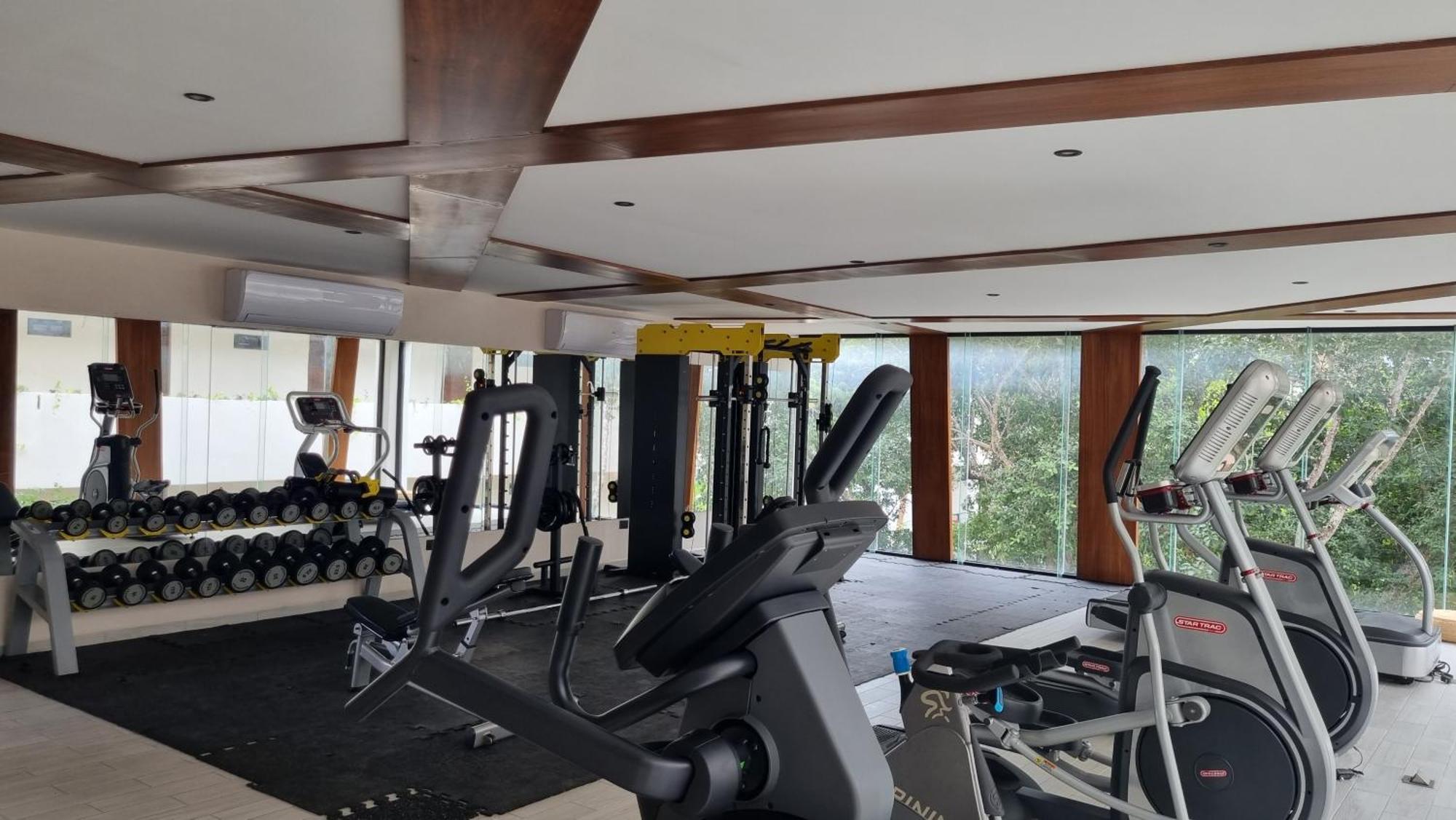 Retreat With Private Patio Tub & 2 Free Bikes *