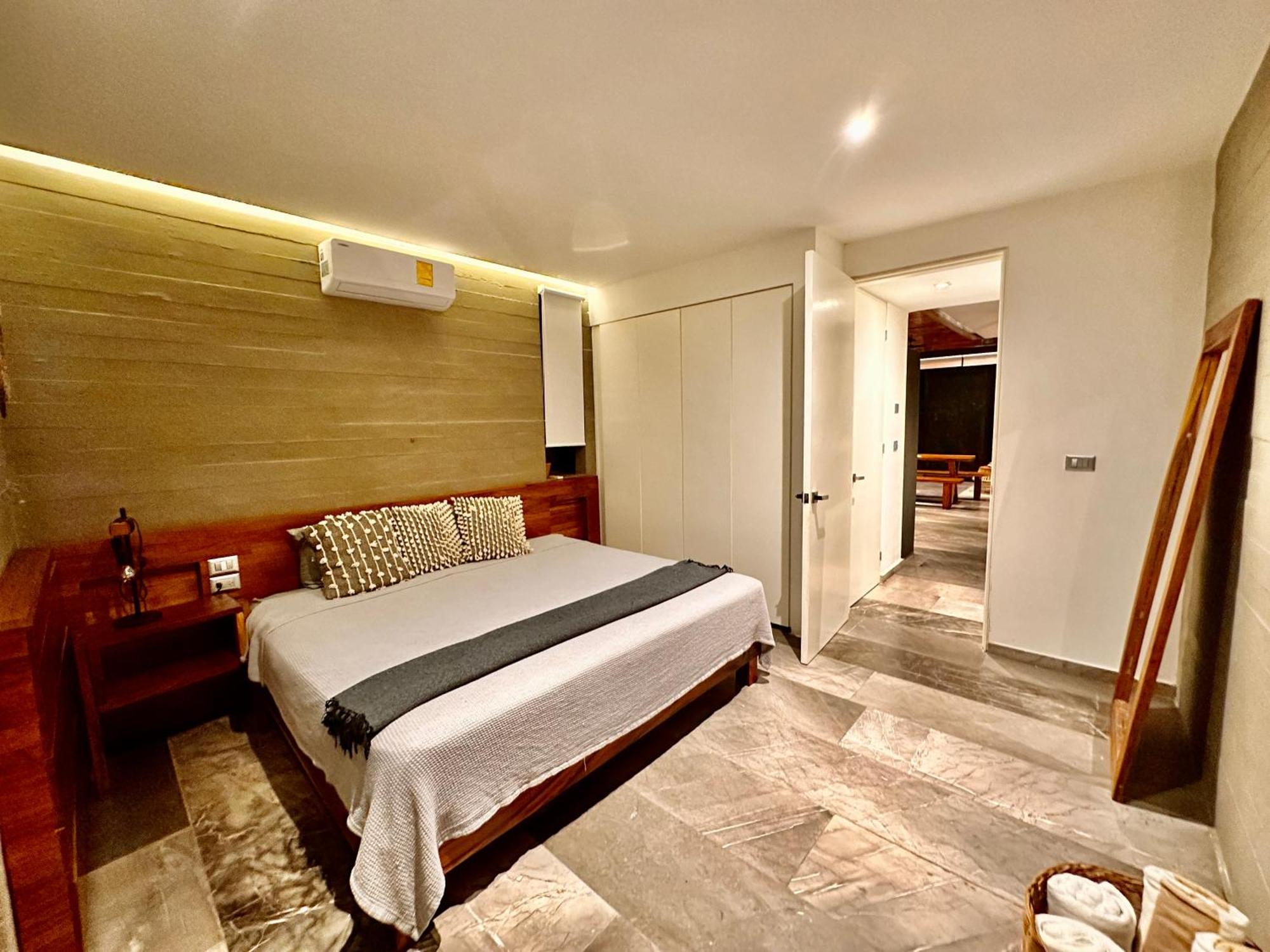 Lujoso Penthouse De Tres Pisos En Madara