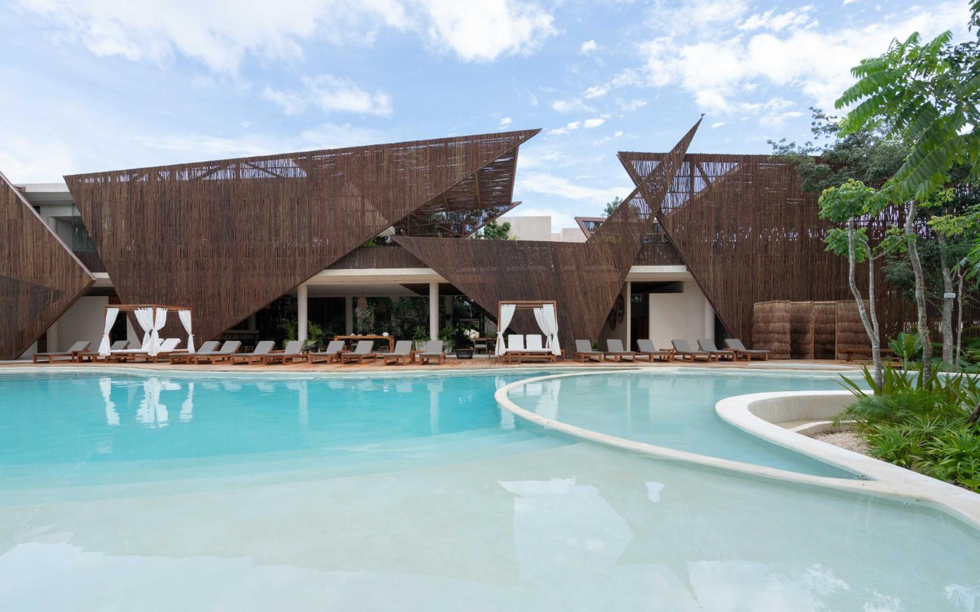Extraordinary To Choose From Penthouse With Private Pool Or A 2br In Fully Equipped In Apartamento Tulum