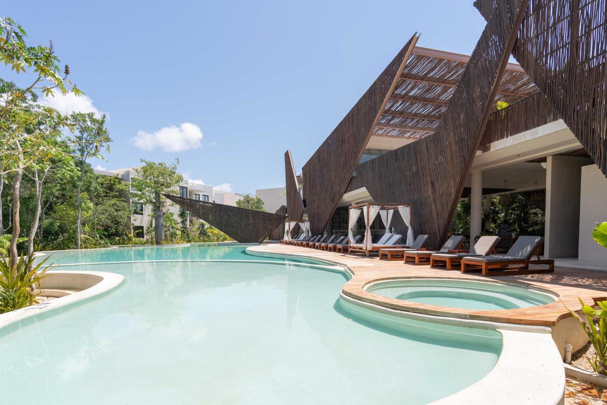 Extraordinary To Choose From Penthouse With Private Pool Or A 2br In Fully Equipped In Apartamento Tulum