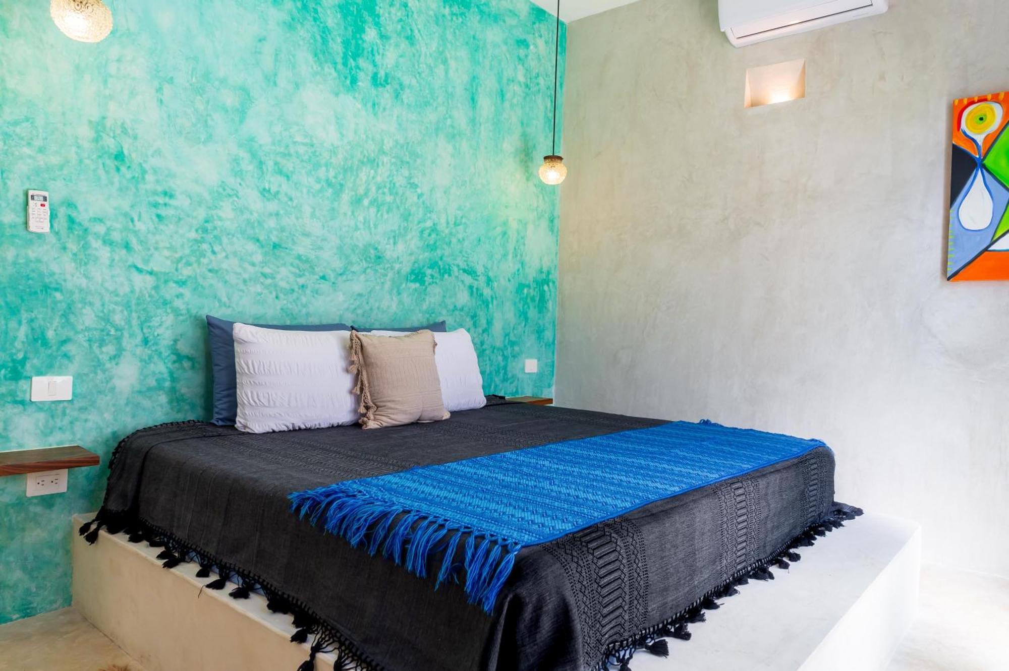 Turquoise (adults Only) 3*