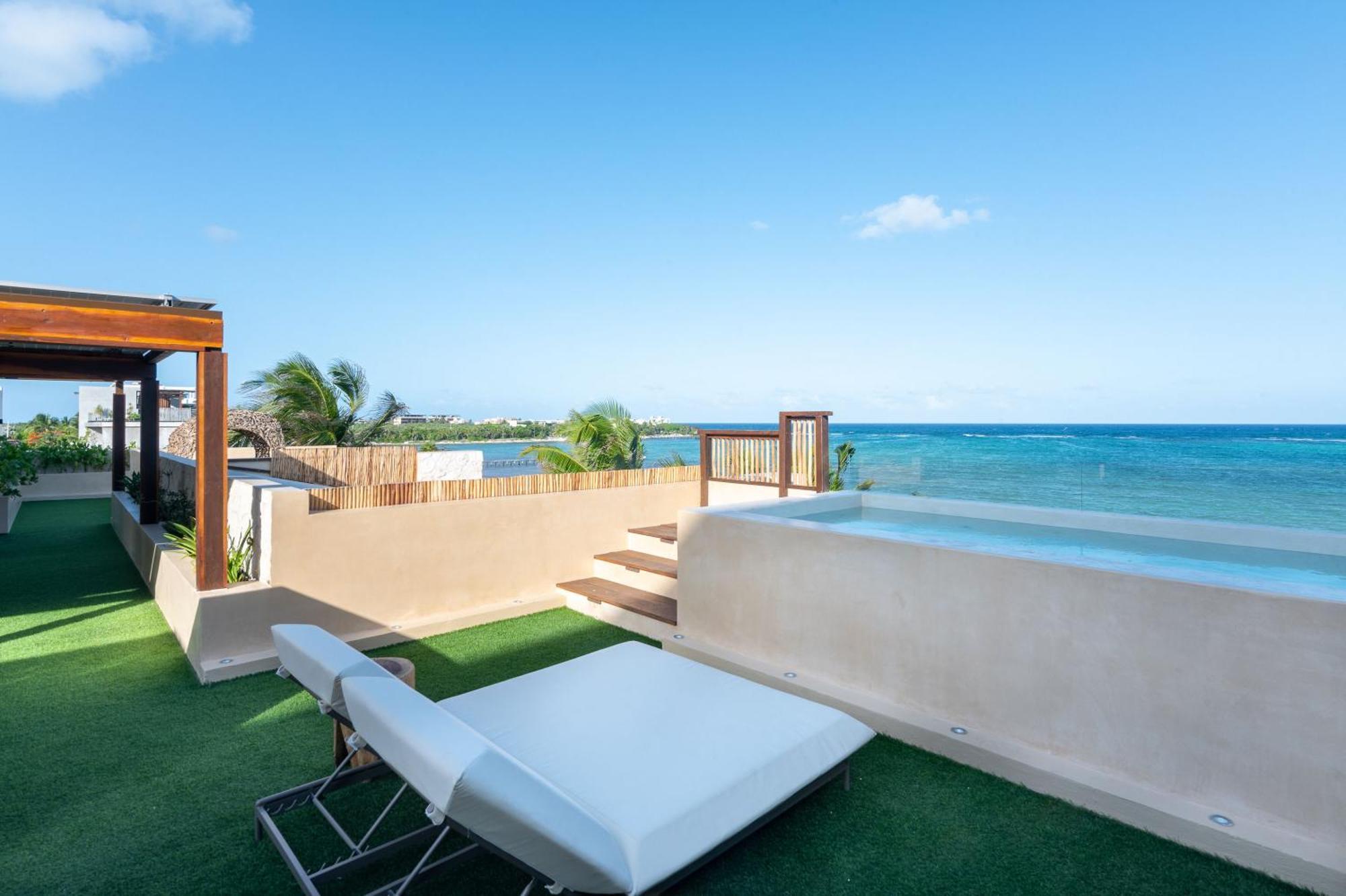 Villa Tulumar Beachfront Luxury Villa- Full Service