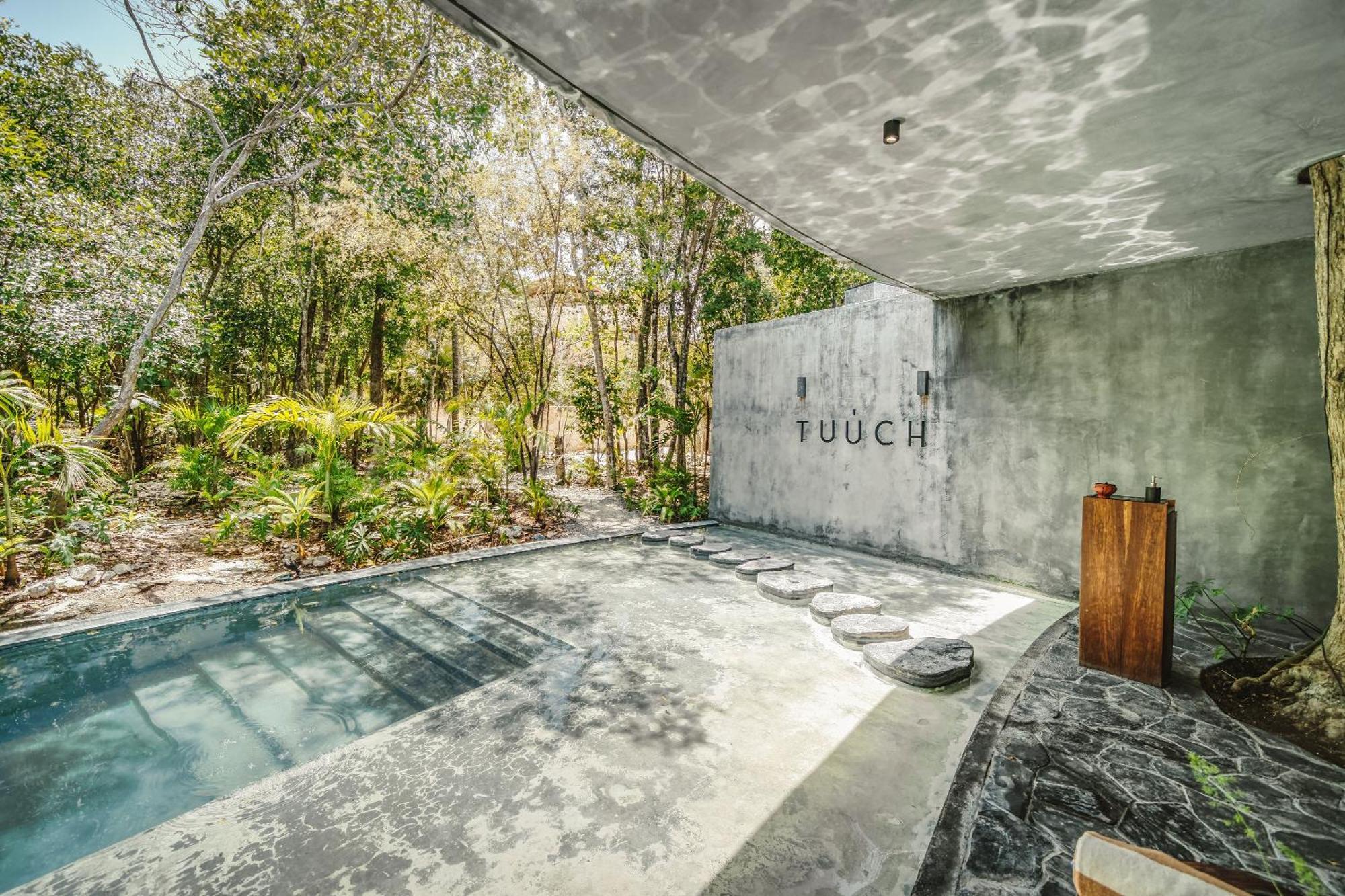 Divine 1br Ph With Private Pool And Spectacular Pools *