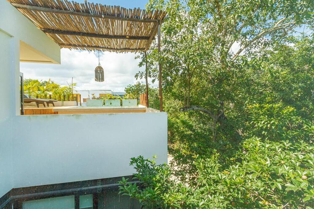 Magnificent House With Pool & Jungle View
