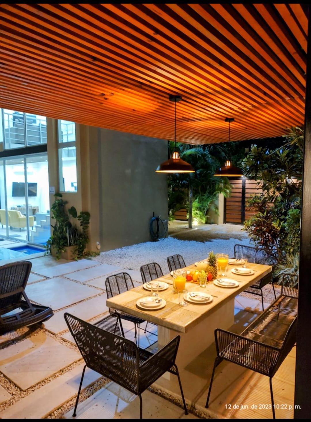 Сasa de vacaciones Private Modern Villa-pool Beds-ac-internet-parking-grill