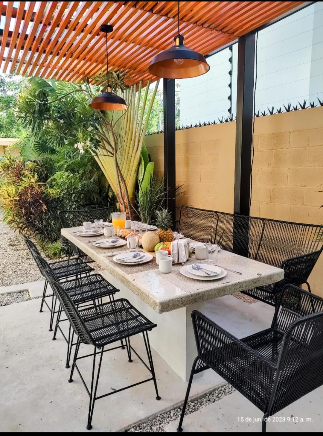 Private Modern Villa-pool Beds-ac-internet-parking-grill