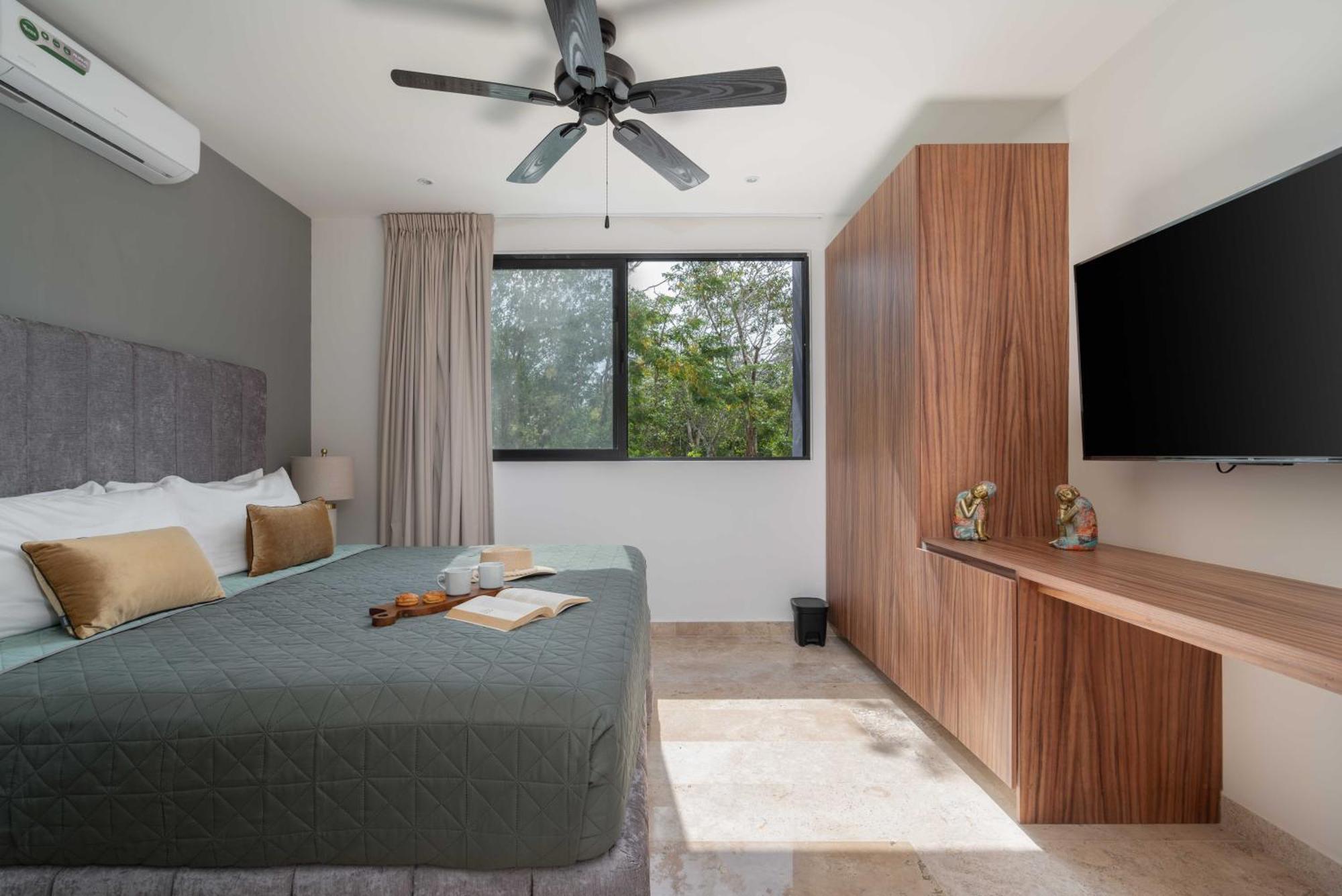 2bd With Rooftop Pool Near