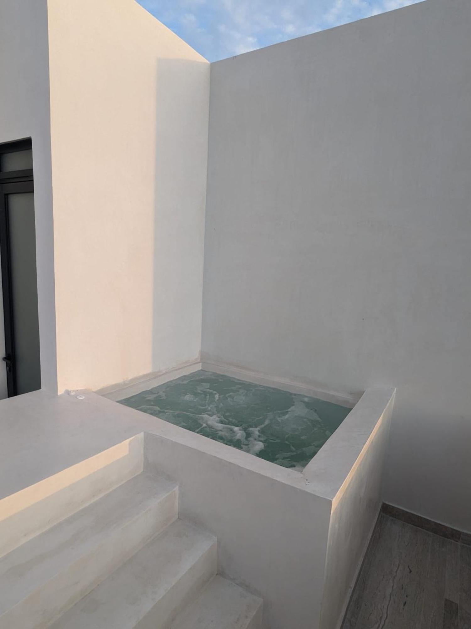 New Luxury Ph With Private Terrace & Plunge Pool *
