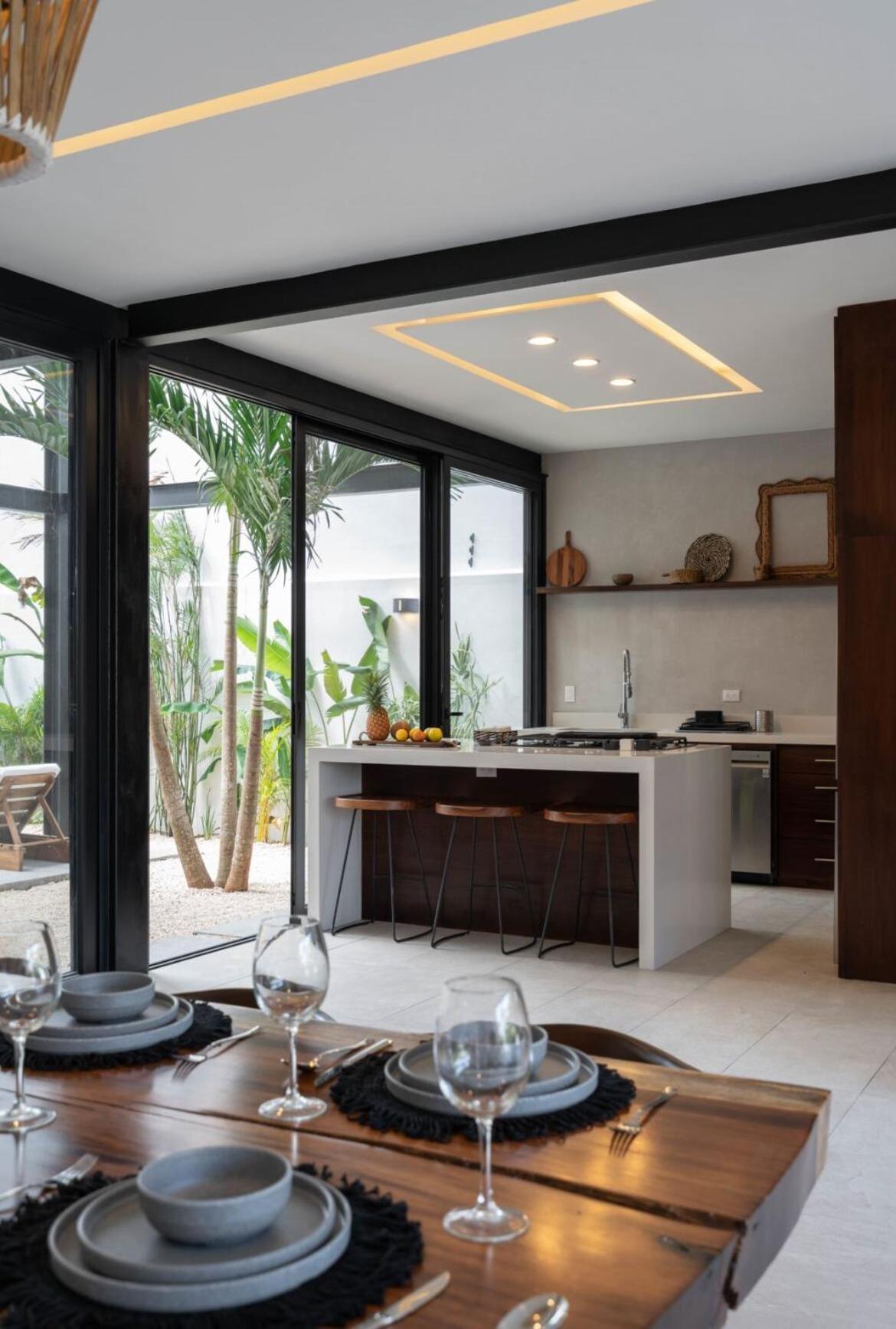 Villa Casa Aventura Secluded Oasis 24h Security Near Sandy Beaches