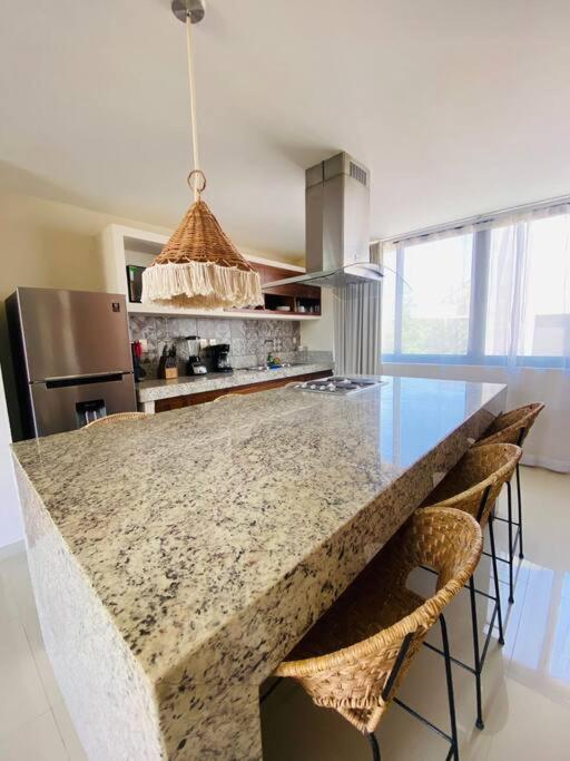 Penthouse Ph1 *