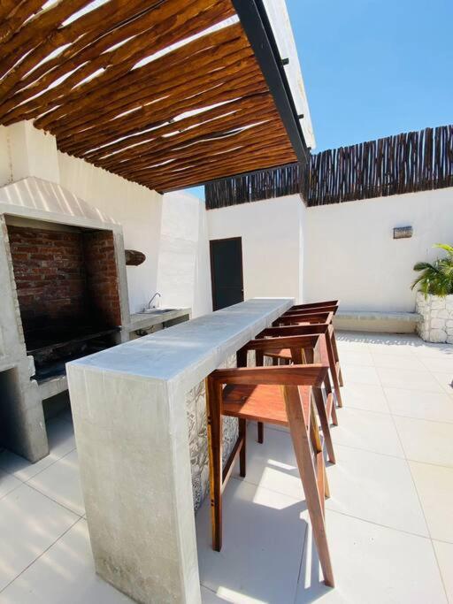 Penthouse Ph1 *