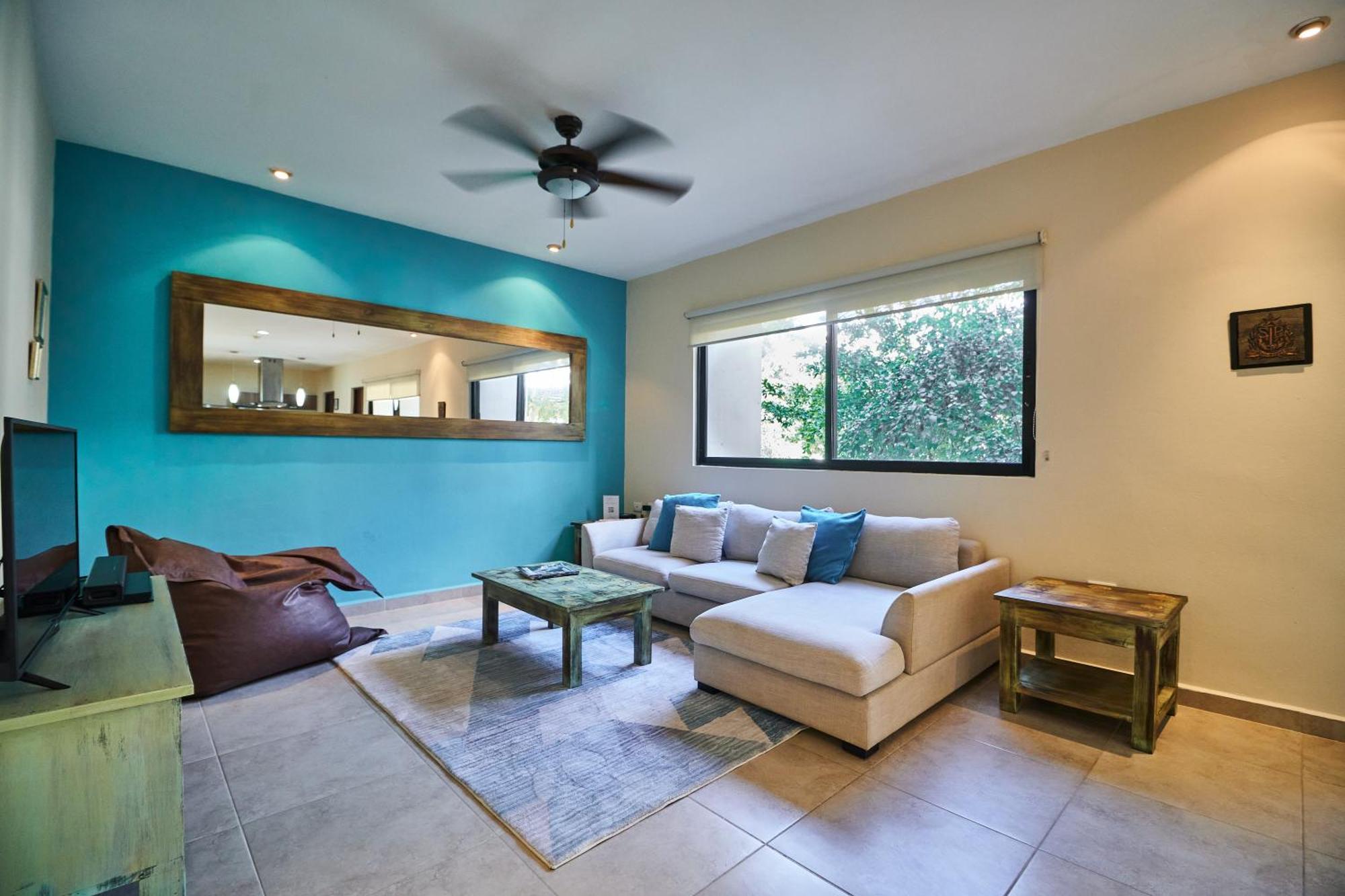 Dorian Gray - Pool & Beach Club Access & 300mbps Wifi Apartment *