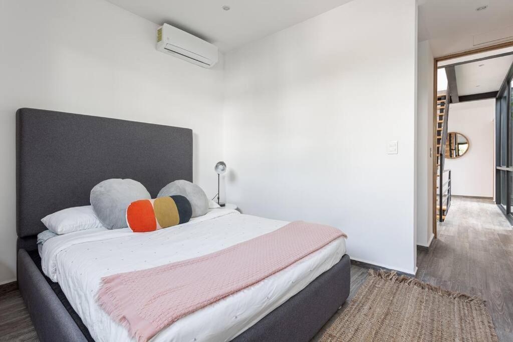 Chic Townhouse With Private Pool And Rooftop View Сasa de vacaciones *