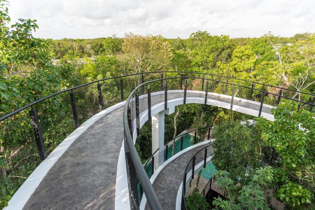 Сasa de vacaciones Chic Townhouse With Private Pool And Rooftop View